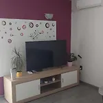 Apartman Island