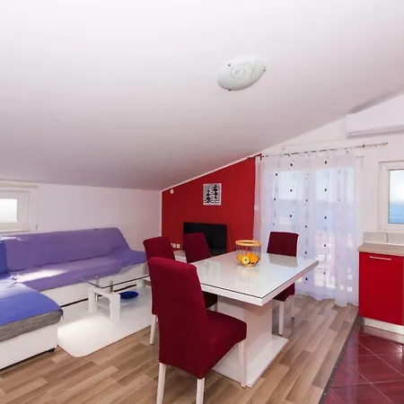 Island Apartment