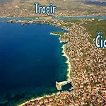 아파트 Island *