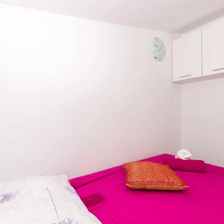 Apartment Island *