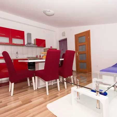 Island Apartment