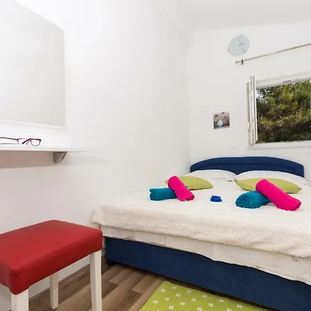 Island Apartment *