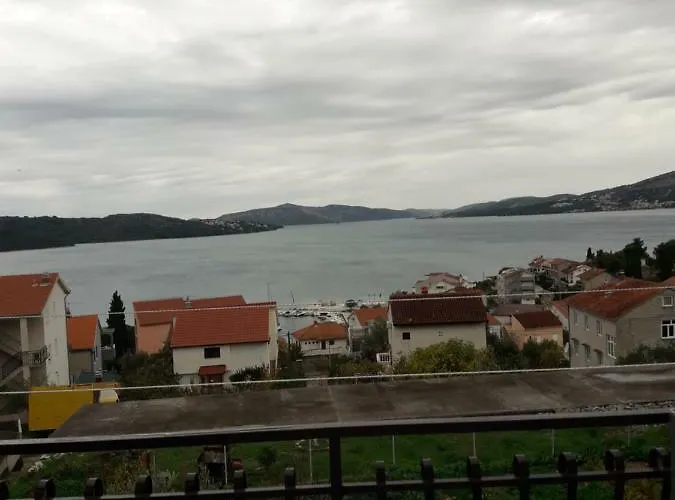 Διαμέρισμα Island *