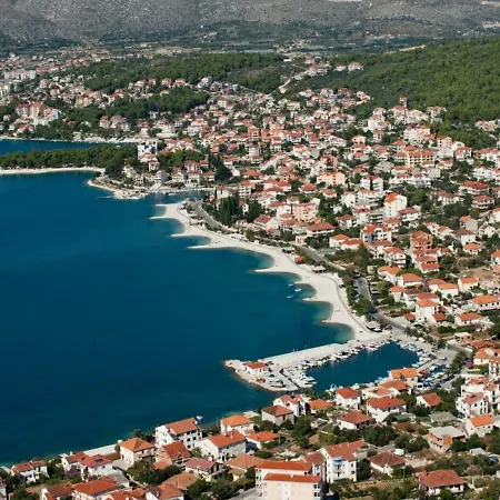 Apartman Island *