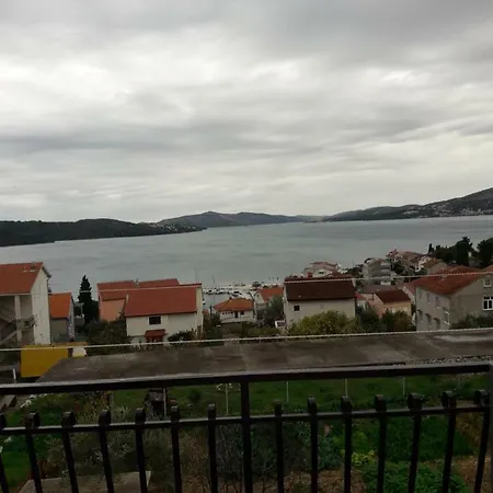 Apartman Island *