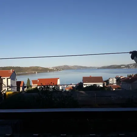 Apartman Island